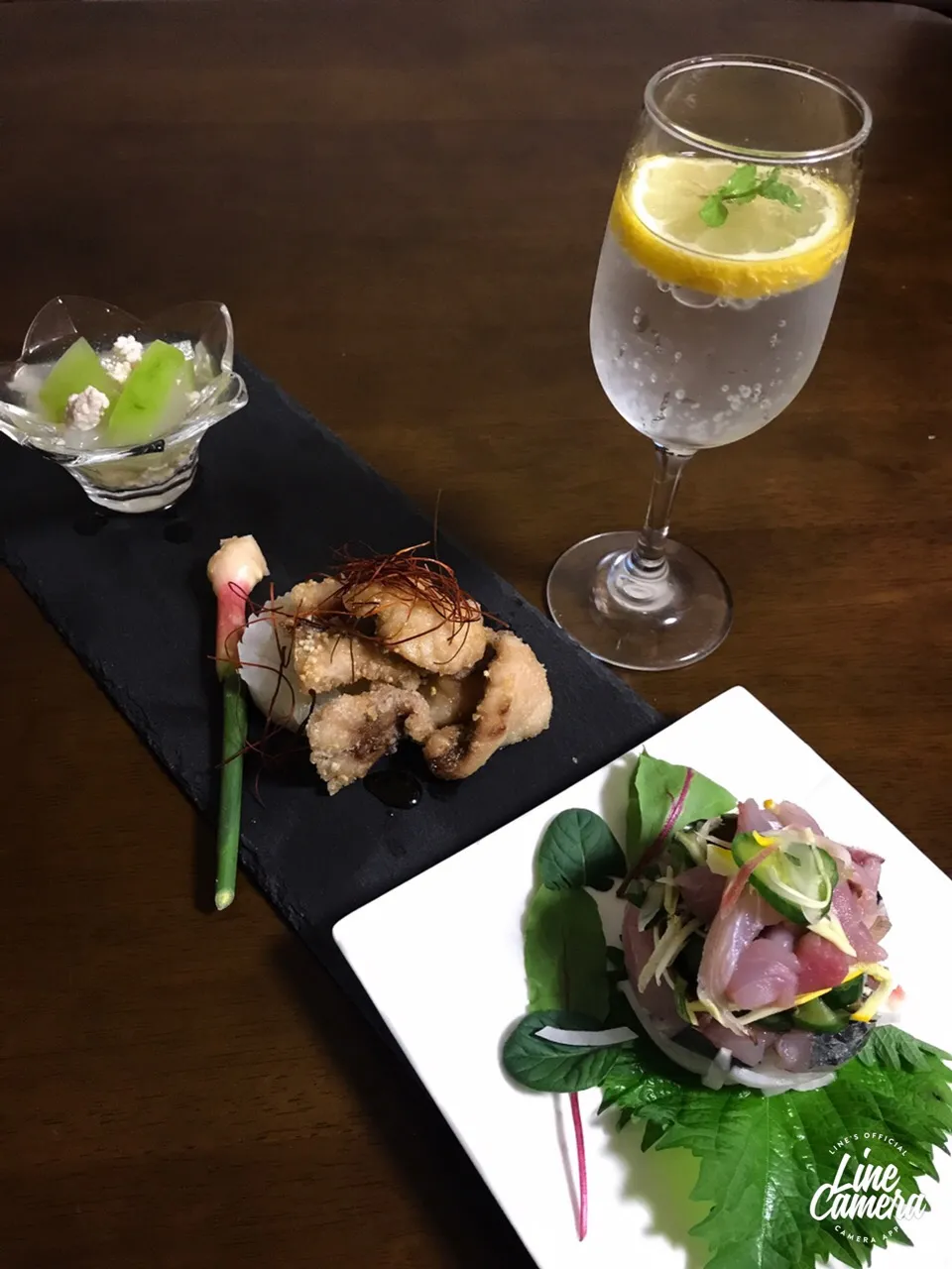 鯵の二品 
鯵のたたきサラダ仕立て🥗
鯵の唐揚げ  冷やし冬瓜添え|とんちんさん