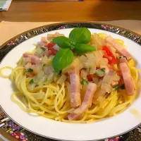 Snapdishの料理写真:ベーコンとトマトとバジルの冷製パスタ|ぱる茄子さん