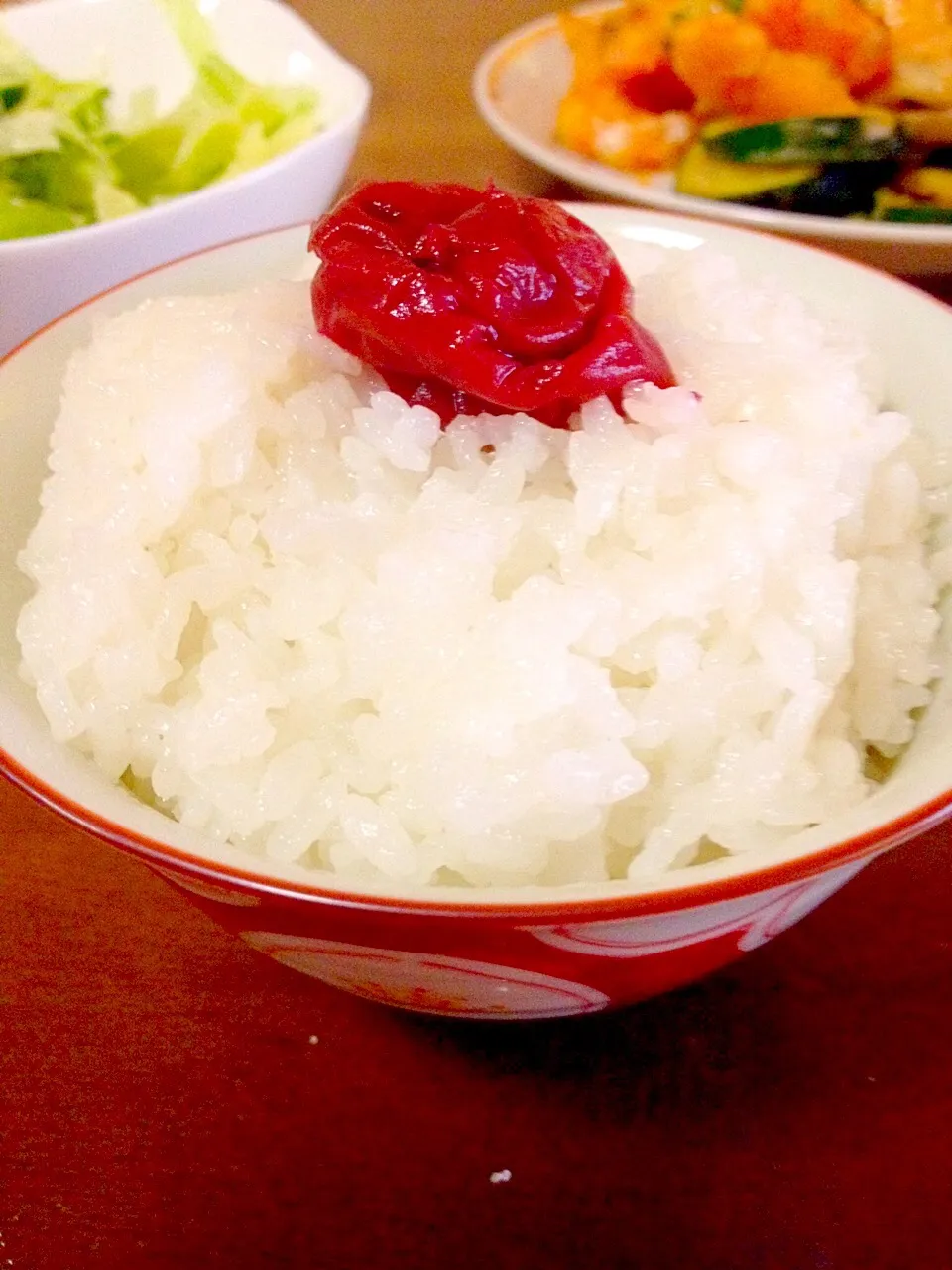 炊きたてご飯🍚梅干し❤️今日はコシヒカリでね🤗💕|まいりさん