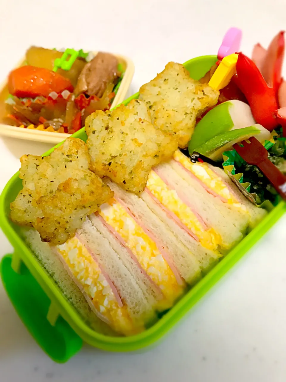 Snapdishの料理写真:サンドイッチ息子弁当🍱|hst117さん