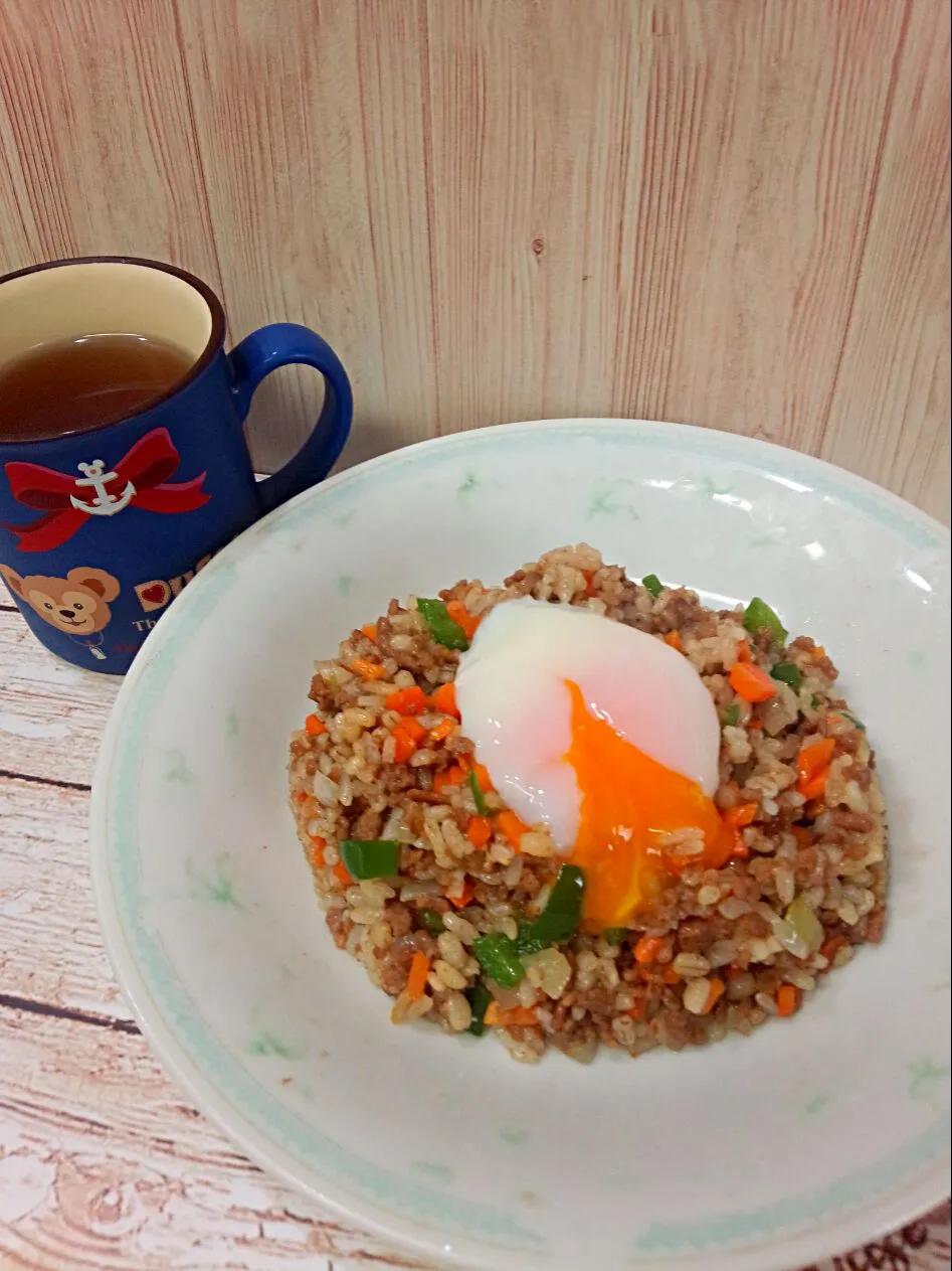 しょうゆ麹と挽き肉で味付けしたチャーハン|chou  chouさん