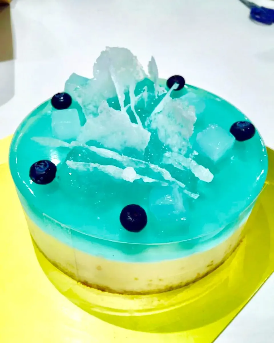 Snapdishの料理写真:Yogurt mousse crystal cake|きくちゃんさん