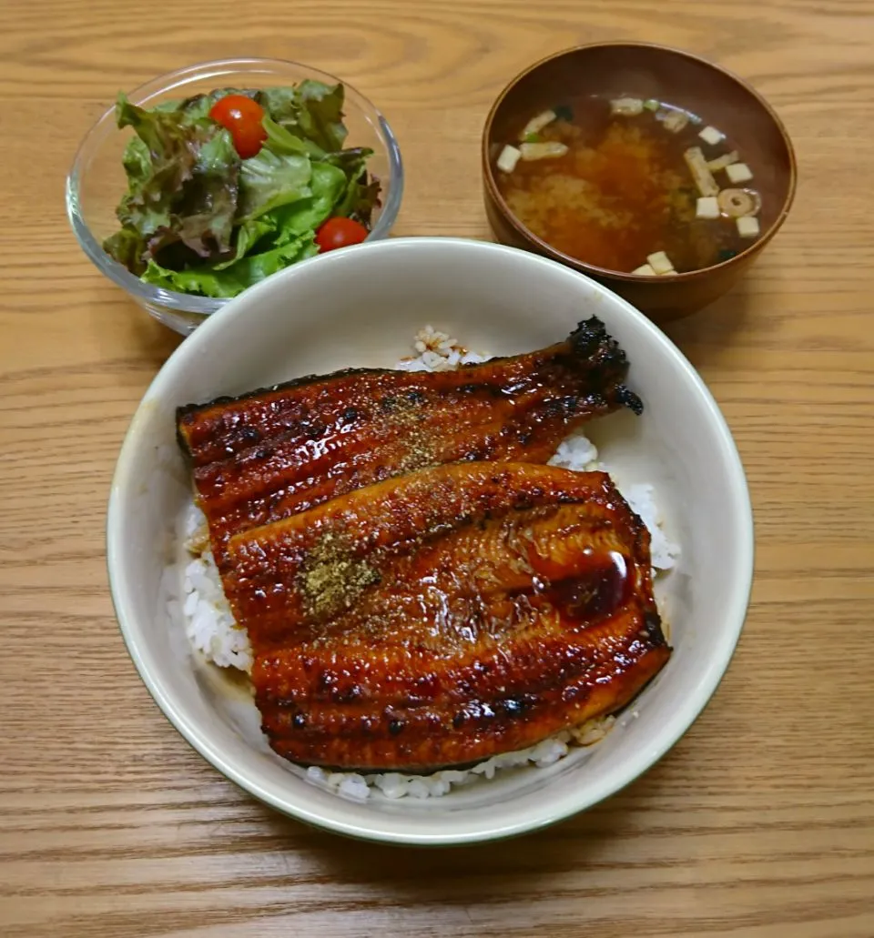 『土用丑の日なので、旦那さまは朝ごはんにうなぎ(￣▽￣;)』|seri-chanさん