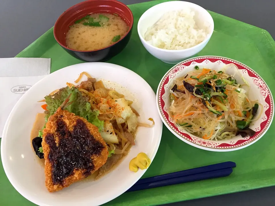 あじフライと五目野菜炒め、春雨とキャベツのサラダ|Tadahiko Watanabeさん