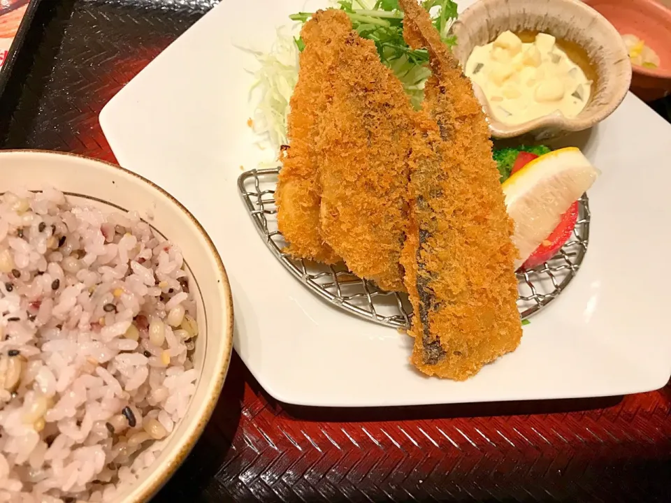 Snapdishの料理写真:長崎県産  さっくり鯵フライ定食🐟|buhizouさん