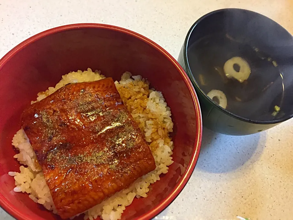 鰻丼と松茸風味のお吸い物|gekoさん