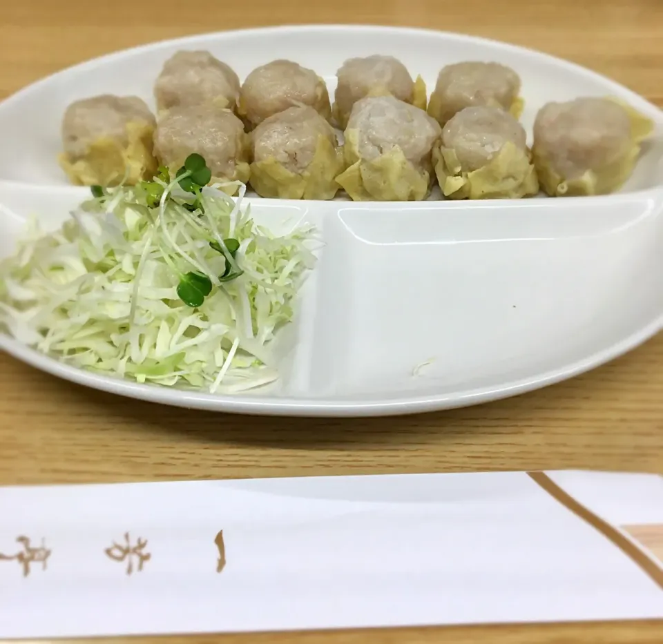 ふわふわ焼売
#なんば一芳亭本店 #行列の店 #鳥唐揚げも美味い|mottomoさん