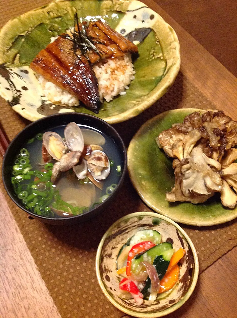 うなぎ丼  あさりの潮汁 舞茸の天ぷら 野菜の塩麹漬け|izunさん