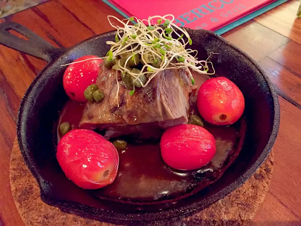 8 hours rioja braised lamb shoulder|Sky Blueさん