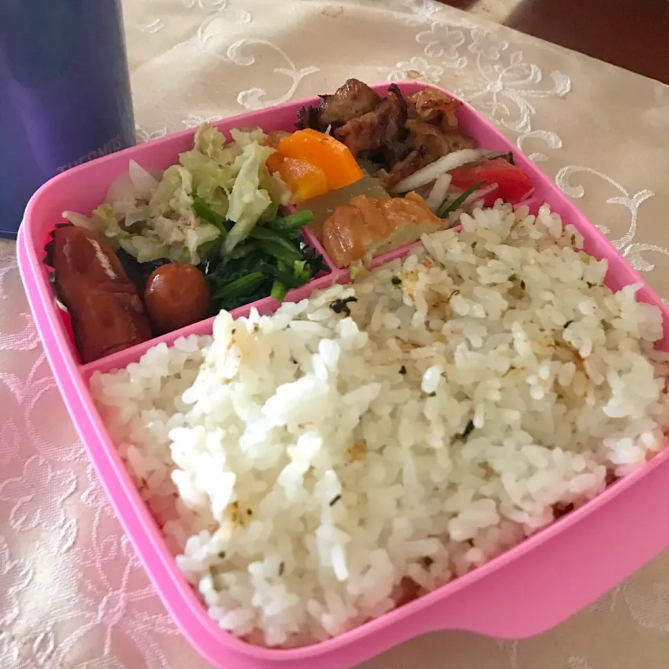 今日のお弁当🍱
ゴーヤのツナ和え・冬瓜の煮物 の
和食弁当でいってらっしゃい👋|mokoさん