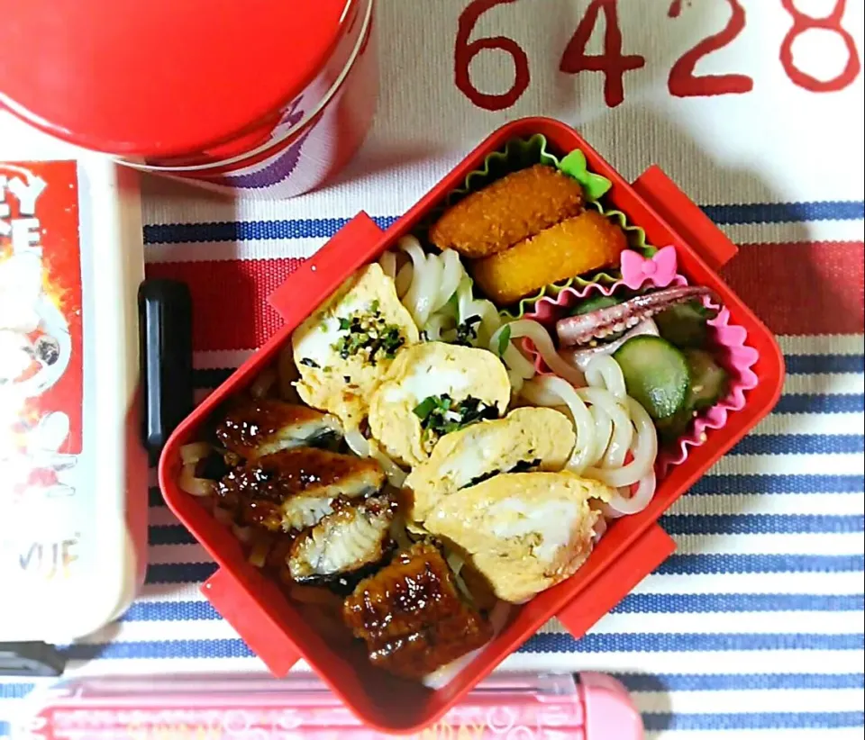 娘弁当🍱

    冷凍細うどん
    うなぎ  卵焼き乗せ😃|miimiさん