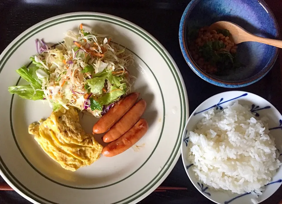 納豆 卵焼き ソーセージ サラダ|ラーメンの小池さん