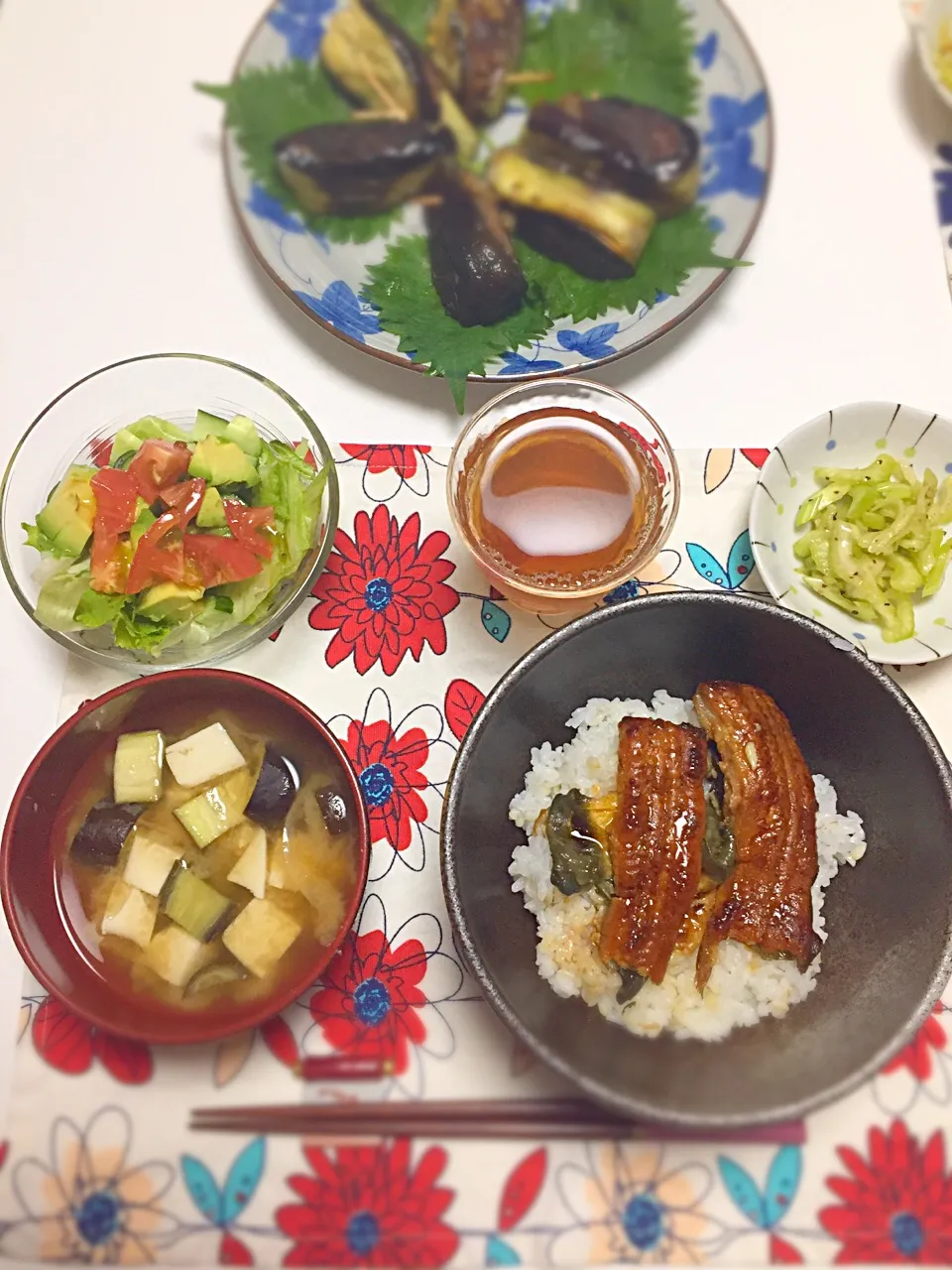 晩ご飯^_^#うな丼 #ナスのはさみ餃子#やみつきセロリ#ナスのお味噌#サラダ|Kuraraさん