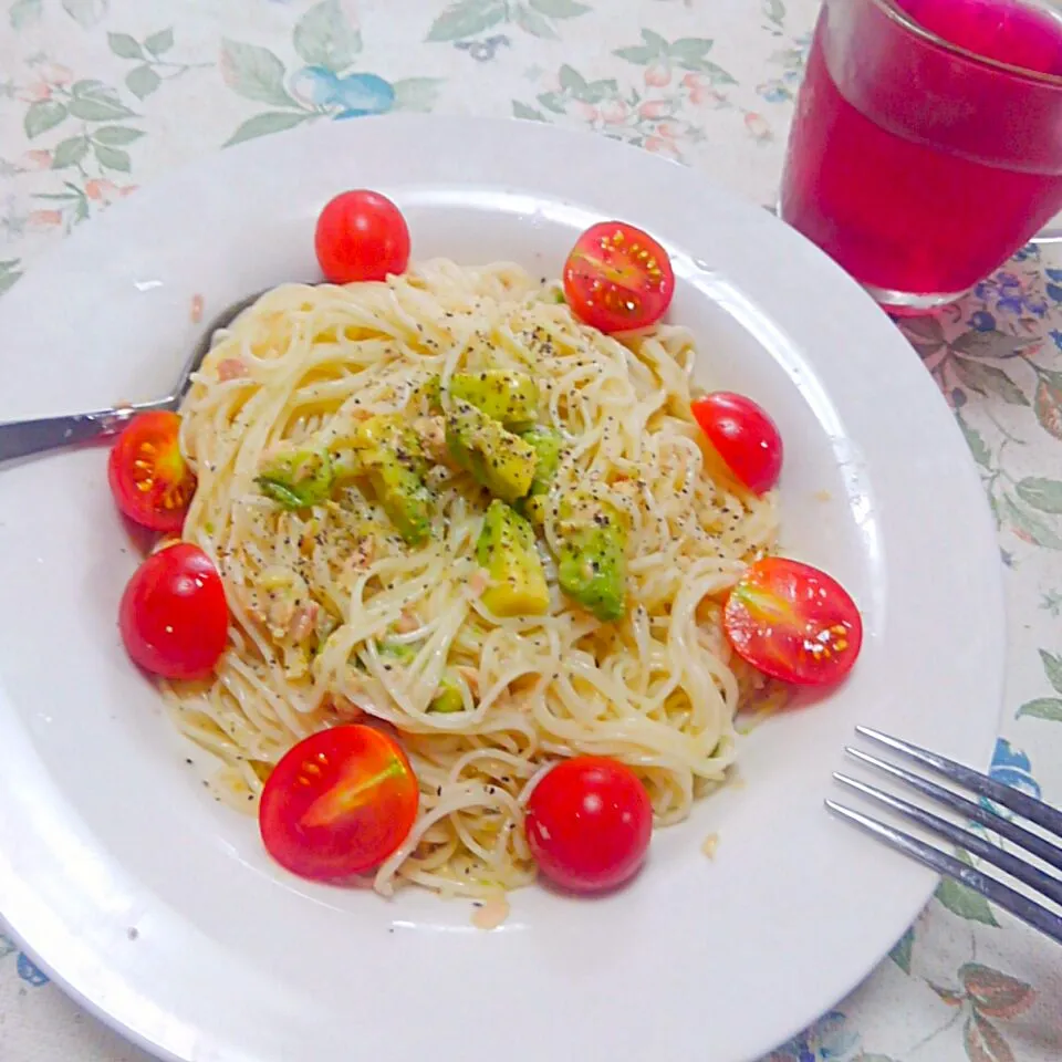 ツナとアボカドのクリーミーそうめん☆紫蘇ジュース|うたかた。さん