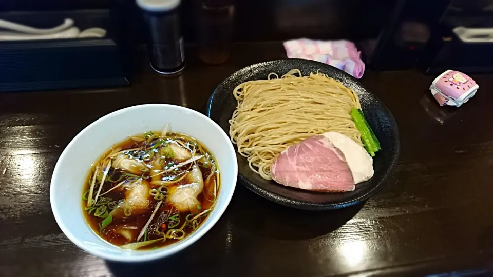 醤油ワンタンつけ麺大盛|よちやまさん