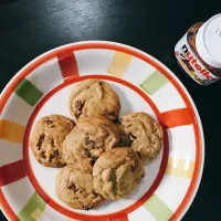 Mrs. Fields Soft & Chewy Chocolate Chip Cookies|Kimさん