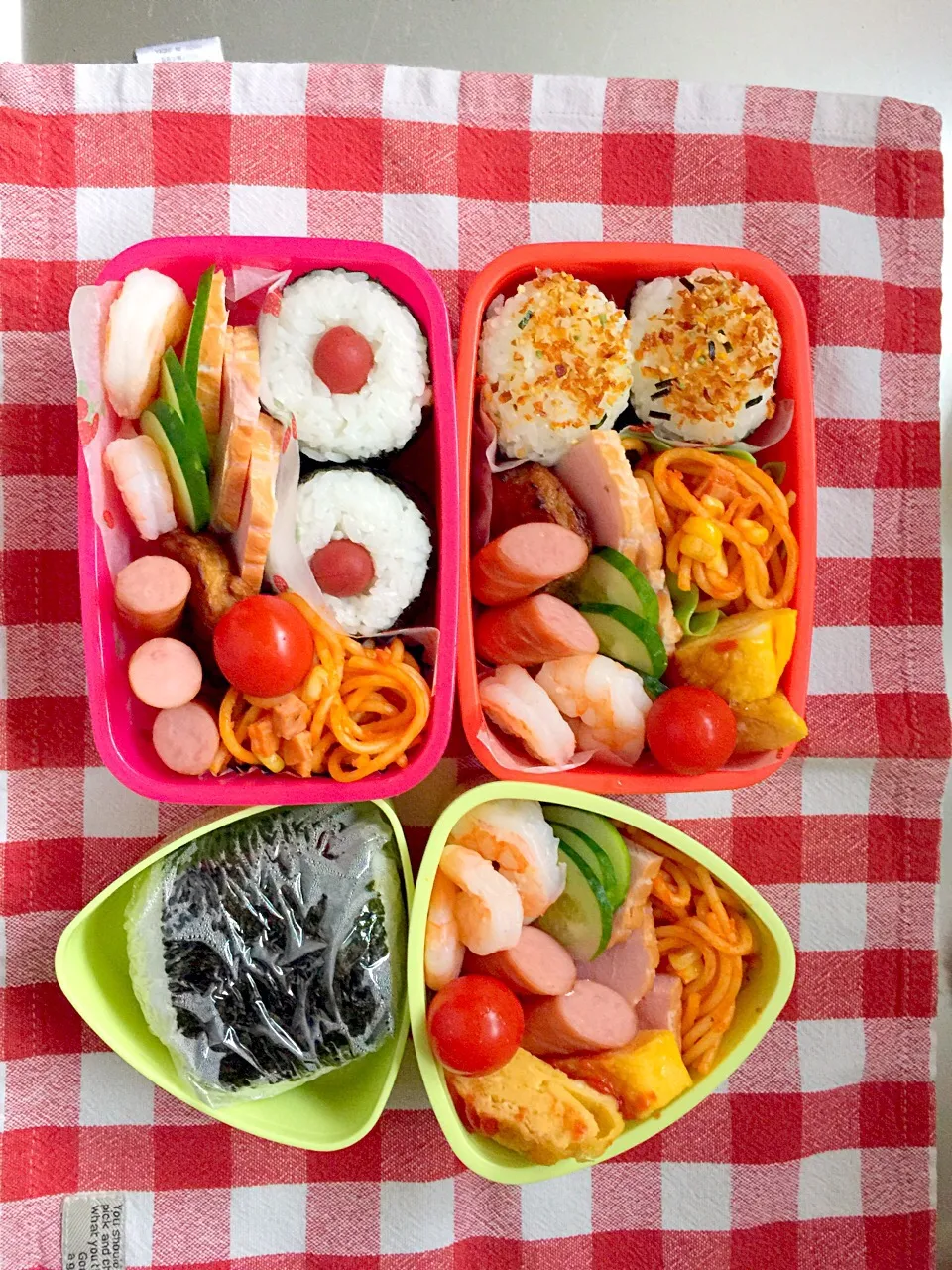 三女  吹部お弁当🍱
四女  次男  児童館お弁当🍱|しげっちさん