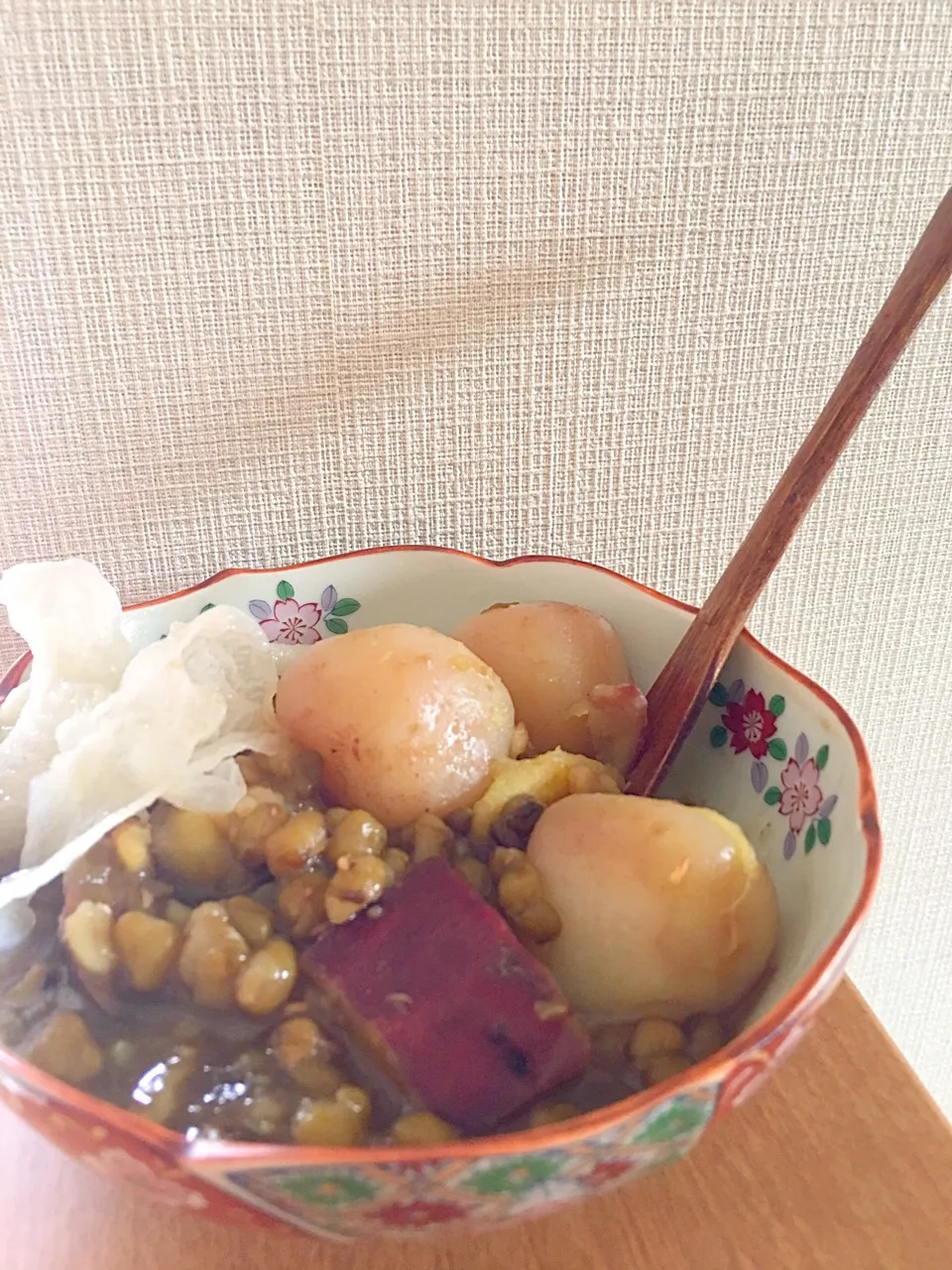 気分は台湾  緑豆とお芋さんなどの炊いたん|まーぶるさん