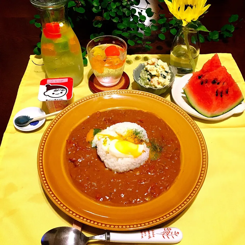 Snapdishの料理写真:完熟トマトのキーマカレー🍛

#スイカの日|mamaさん