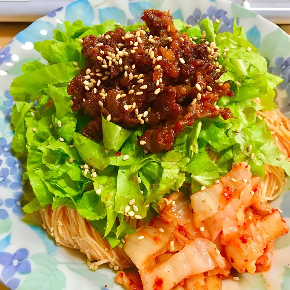 Snapdishの料理写真:ビビン麺❤️
暑くて食欲なくても、冷たくて辛くて、するする食べれちゃいました！
#韓国料理#ビビン麺#夏バテ防止|にじかさん