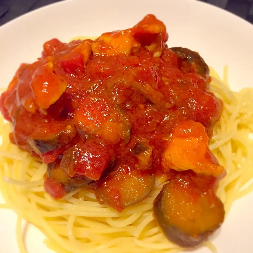 チキンと茄子のトマトソースパスタ☻|Riepyonさん