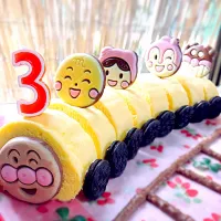 娘の三歳の誕生日に大好きなアンパンマン&電車でケーキを作りました|ゆかりさん