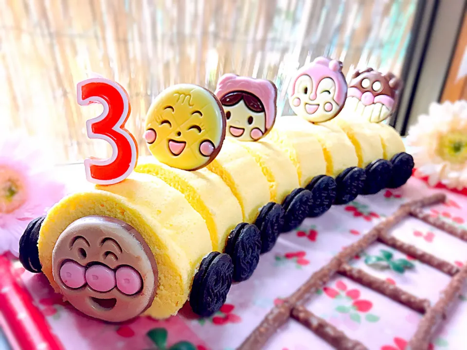 娘の三歳の誕生日に大好きなアンパンマン&電車でケーキを作りました|ゆかりさん