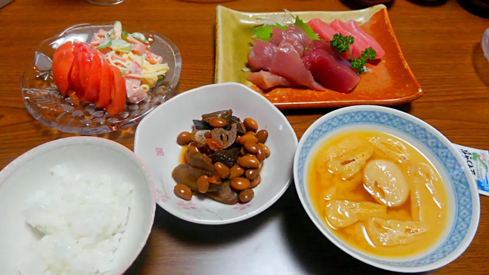 ７月16日　お刺身　トマトとそうめんのマヨサラダ　トマト　煮豆　お麩と油揚げのお味噌汁|いもこ。さん