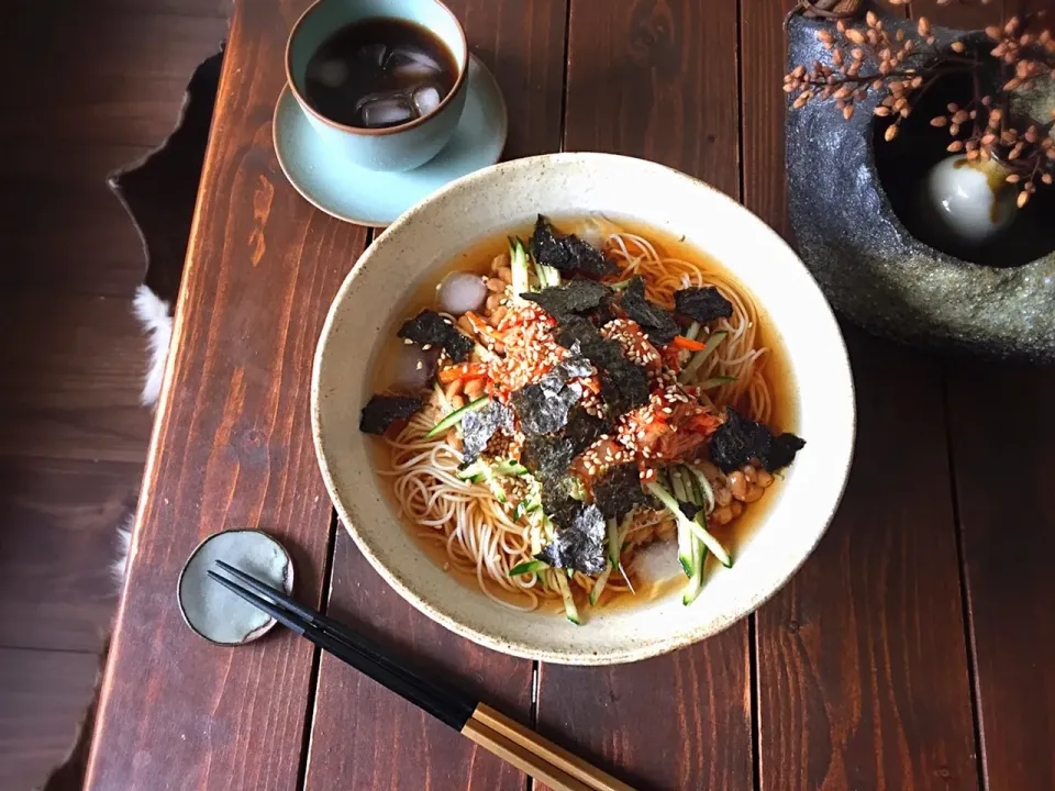 毎度お世話になってます。素麺せんぱい🍜 納豆キムチで。|welcomeizumiさん