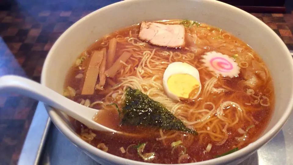 毛呂山大海軒さんのワンタン麺😋🍜|アライさんさん