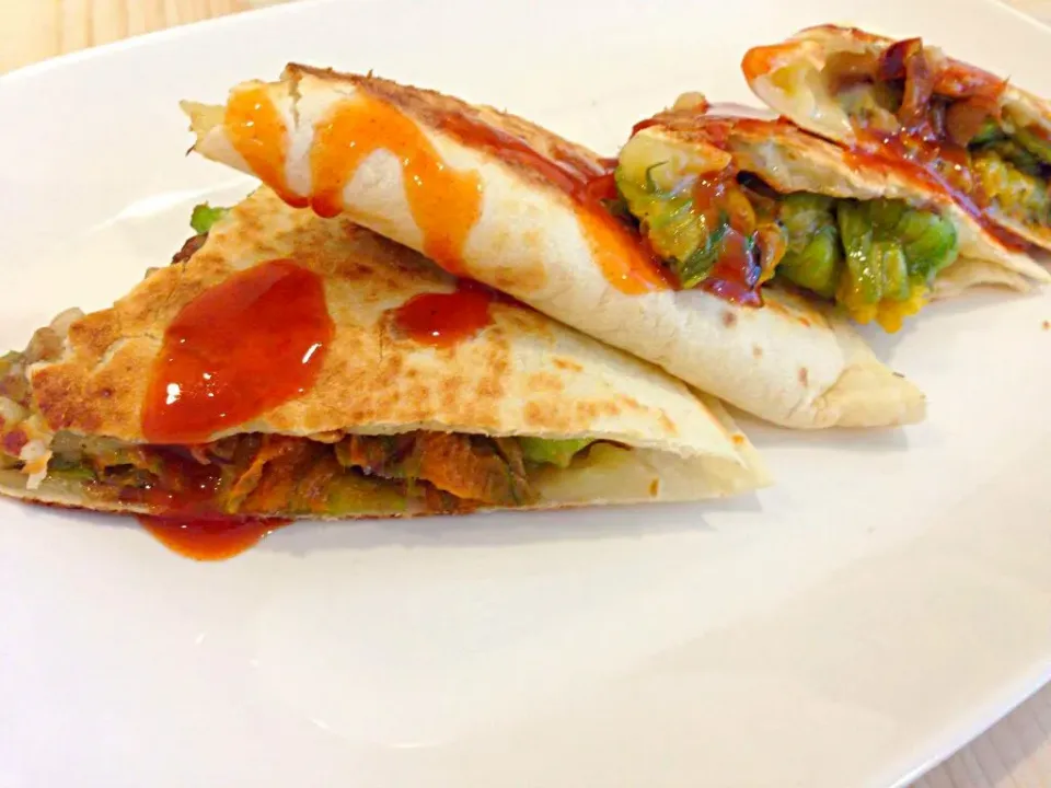 Quesadilla de flor de calabaza con salsa Cholla (zuquinni blossom quesadilla with Cholla sauce)
 #quesadilla #Cocina mexicana #Mexican cuisine|Jorge Bernal Márquezさん