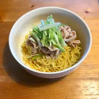 Snapdishの料理写真:豚しゃぶ冷やしラーメン☺︎|うたさぶろうさん