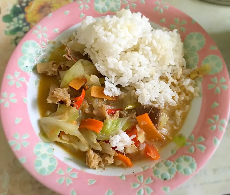 Snapdishの料理写真:Nasi tongseng tetelan sapi|lia apriliaさん