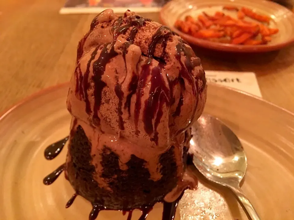 Chocolate mud pie with Haagen Dazs|ICie Lai Siew Siengさん