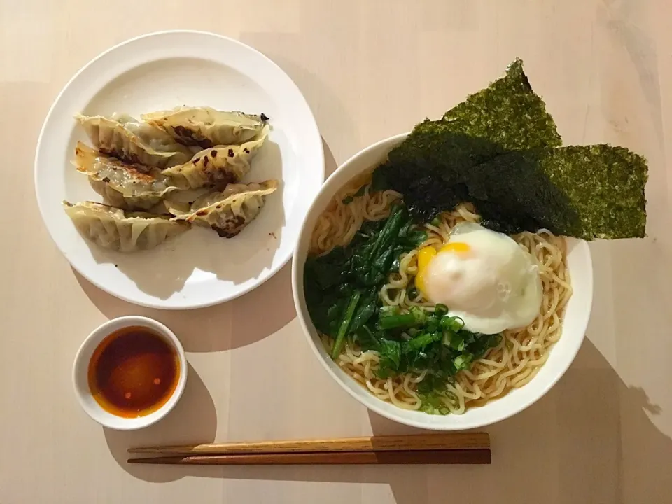 Snapdishの料理写真:Ramen and gyoza|Keicsさん