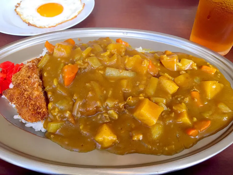 ルビーのカツカレー🍳めだま焼きトッピング(//∇//)|まる丸 kichenさん