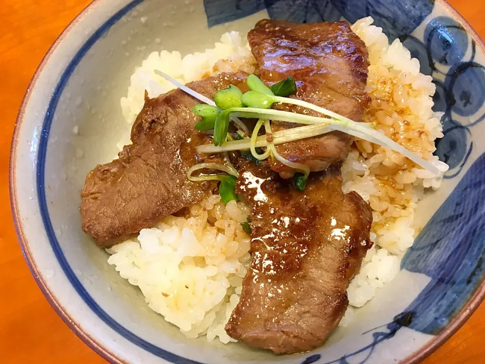 スタミナ焼肉小丼ちゃん❗️|みゆさん