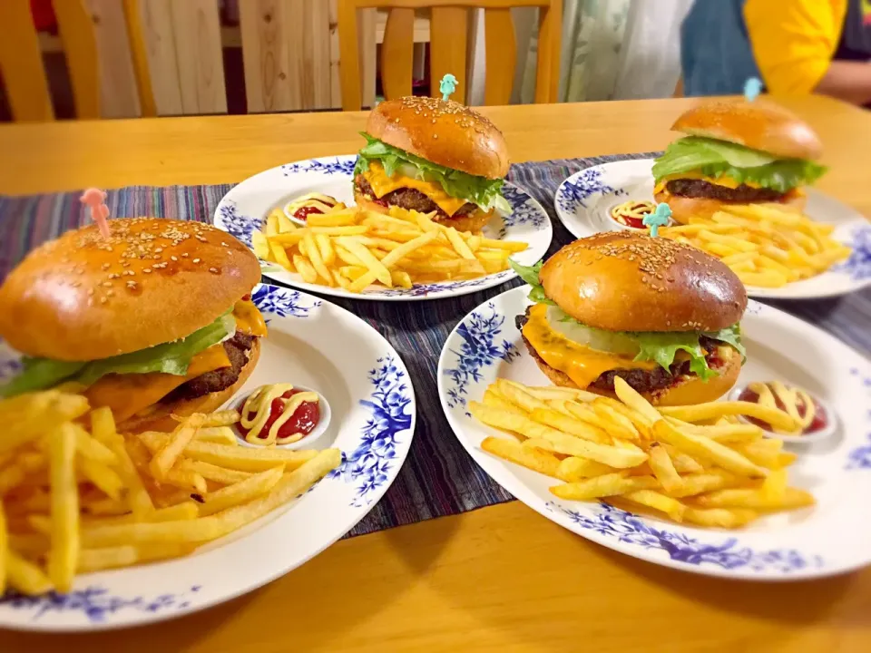 homemade burgers 🍔 |Len(^_−)−☆さん