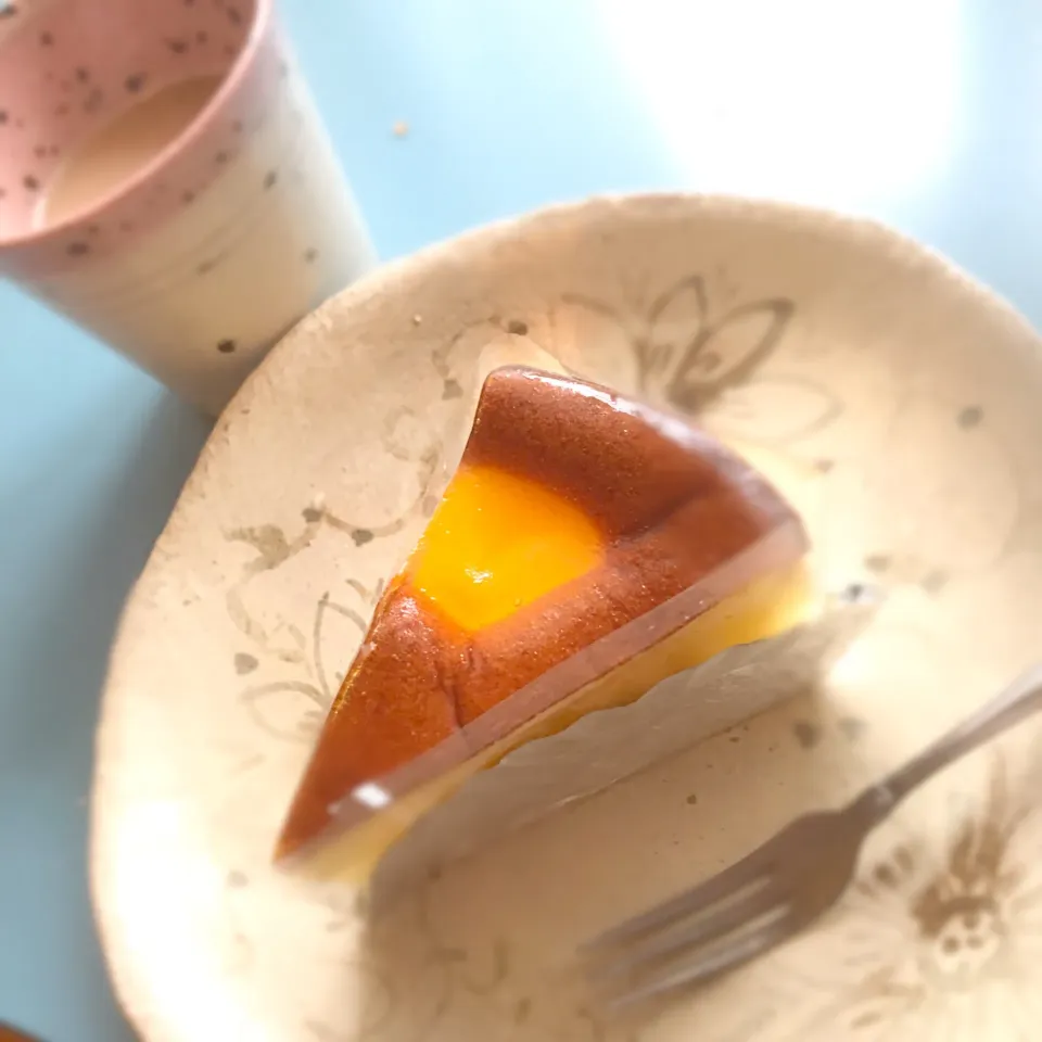 ローヌのチーズケーキ
#朝ケーキ|空飛ぶペンギンさん