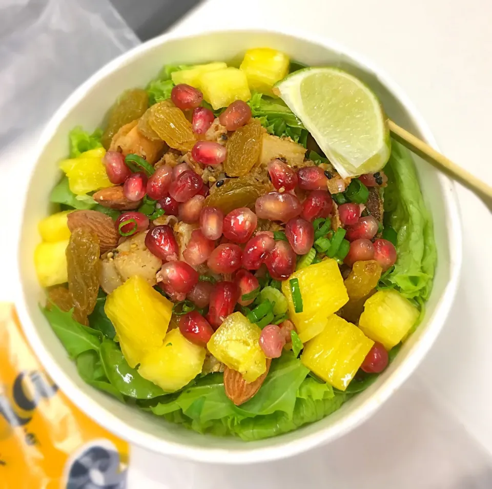 Poke... #eat #yummy #yum #healthy #indulge #delicious #goodfood #wow #happy #love #good #reallygood #ohsogood #hungry #allinone #salad|princessjoさん