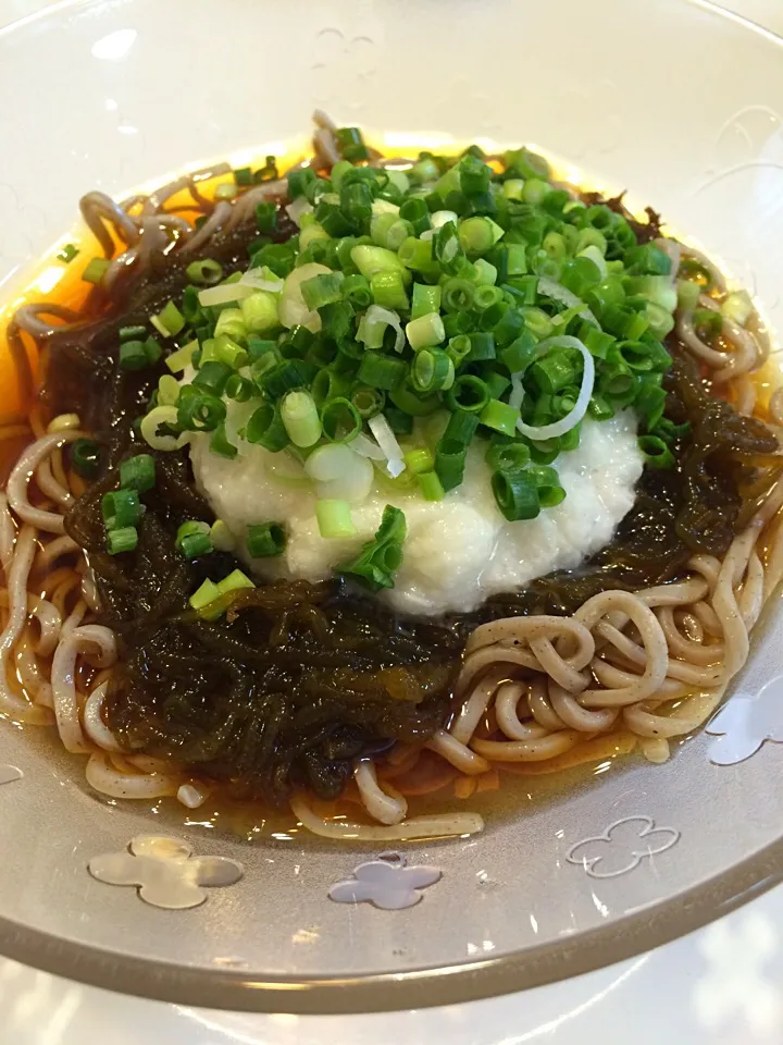 メカブとろろ蕎麦lunch♡2017/07/29|ちび太さん