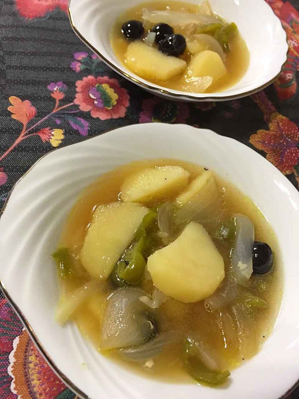 Snapdishの料理写真:生麹で味付けを。
新玉ねぎとジャガイモのスープ|chizukoさん