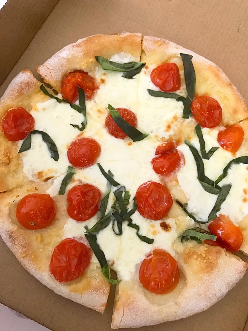 Snapdishの料理写真:Margherita pizza|Elegant eventsさん