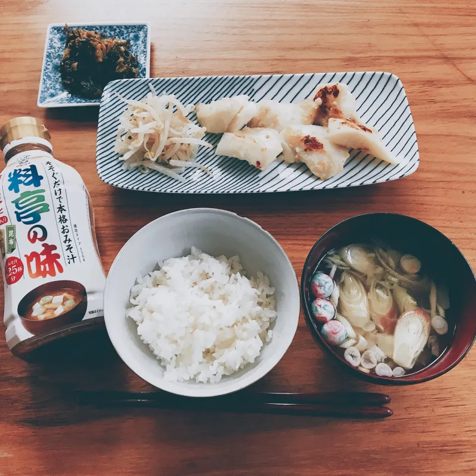 液みそで ミョウガとネギの簡単お味噌汁とメロの西京漬朝ごはん|ふうりんさん