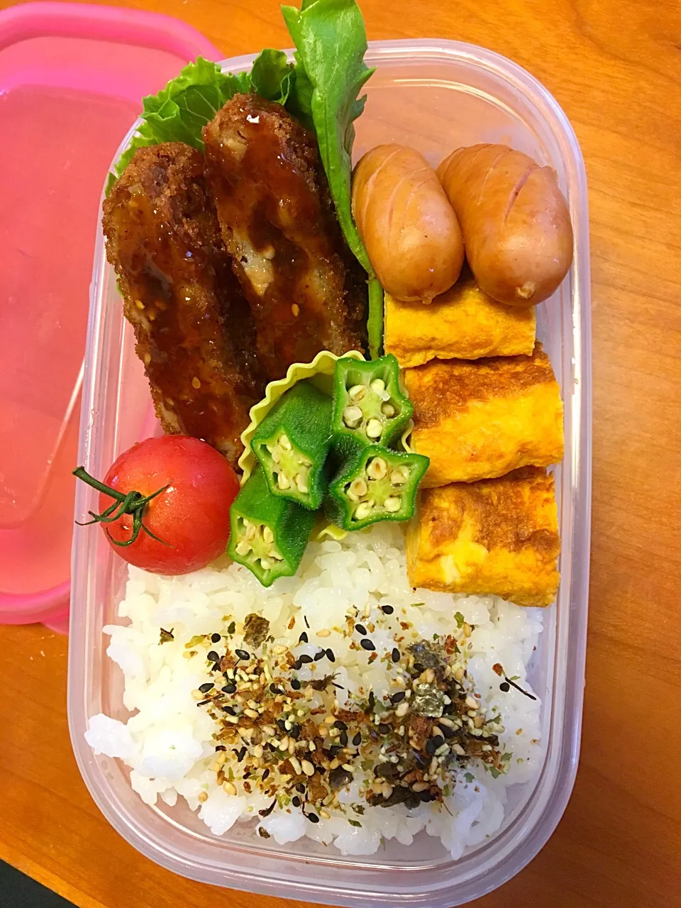 Snapdishの料理写真:7月最終日の お嬢弁当🎶
コロッケ  玉子焼き  ウィンナー  オクラ‼️|みゆさん