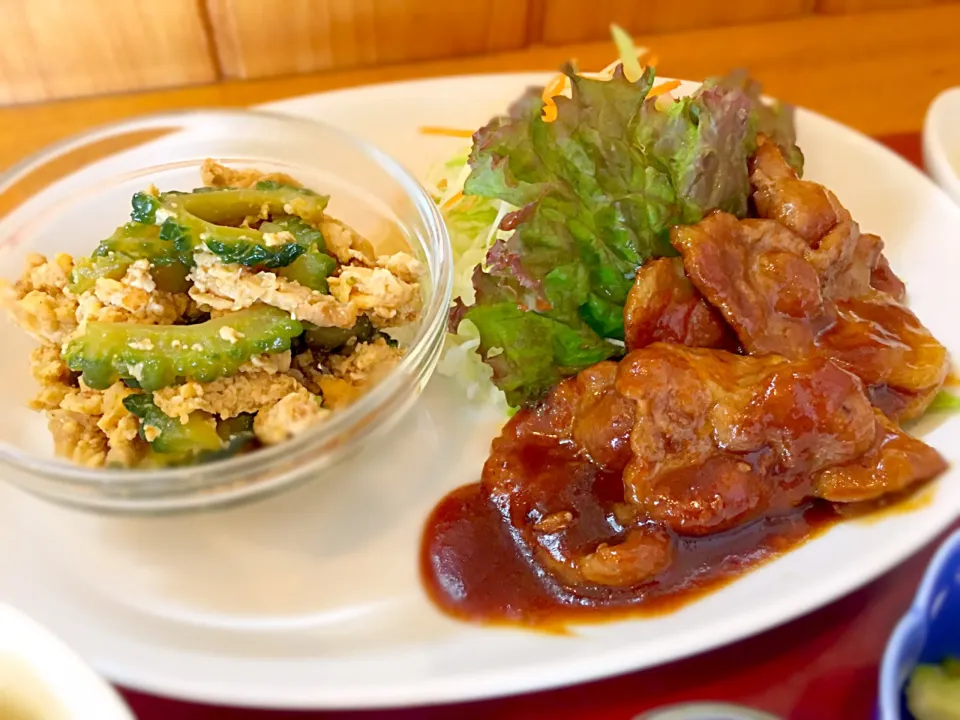 Snapdishの料理写真:豚肉の味噌焼きとゴーヤチャンプルー|茶一郎さん