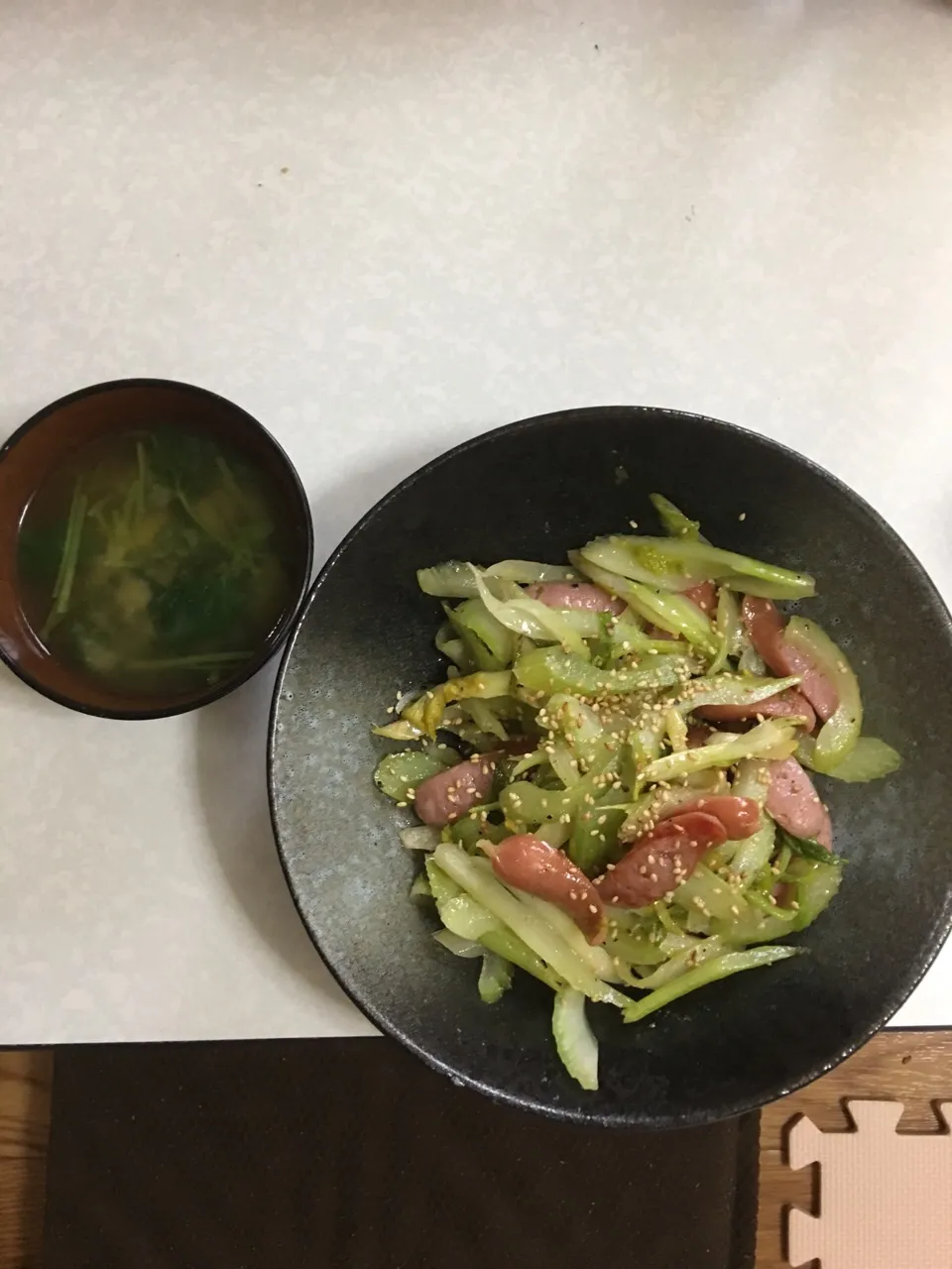 セロリウインナーマヨ炒め
ミツバのお味噌汁|吉田奈美さん