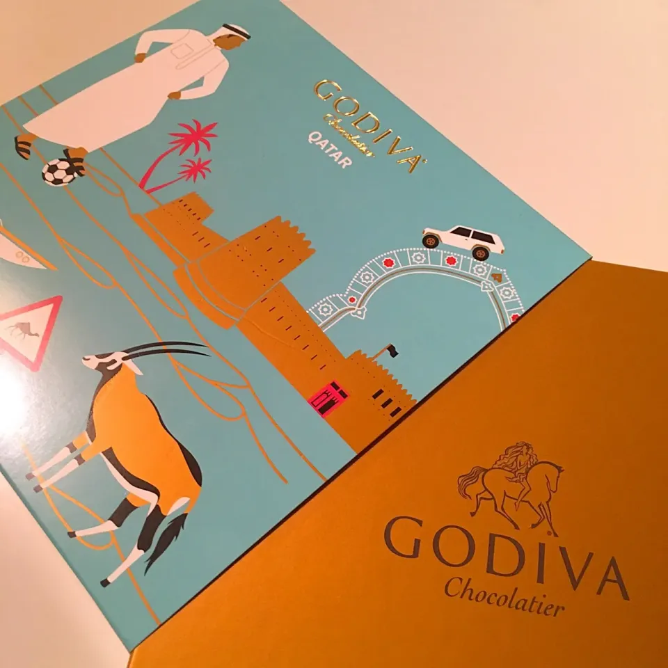 本日のデザート。カタールパッケージのGODIVA。|Rickey Pierreさん