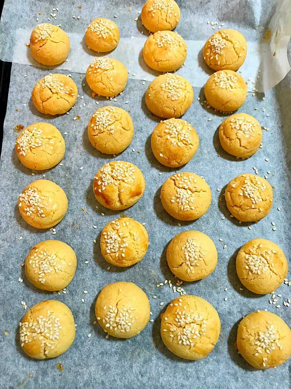 Snapdishの料理写真:Salted egg cookies|sgさん