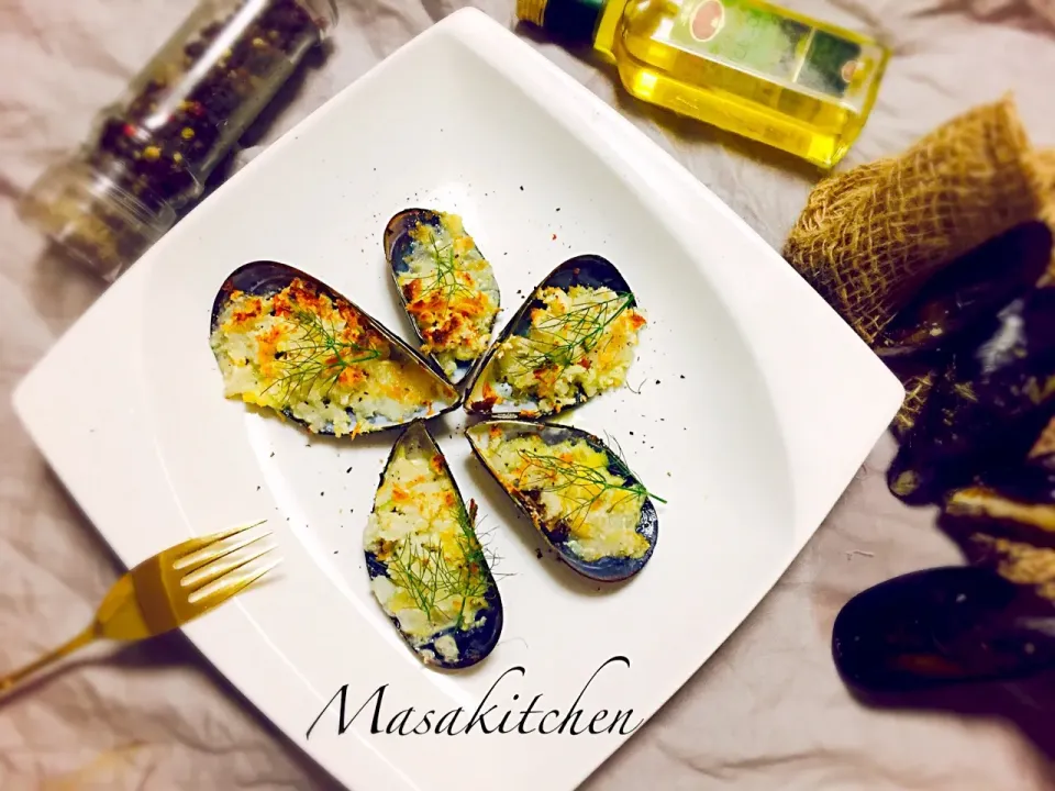 Herb-flavored grilled mussels|Masakiさん